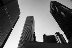 carrousel_intro_city_down_blackwhite_smaller